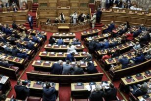 Βουλή: Πέρασε με 158 «ναι» το νομοσχέδιο για το νέο σχολείο