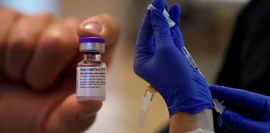 Πόσο αυξάνονται τα αντισώματα μετά την τρίτη δόση του εμβολίου