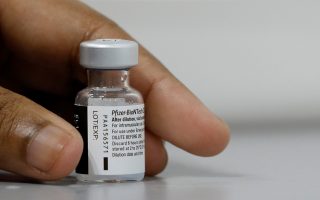 Εμβόλιο: Ποια είναι η αποτελεσματικότητα της τρίτης δόσης με Pfizer