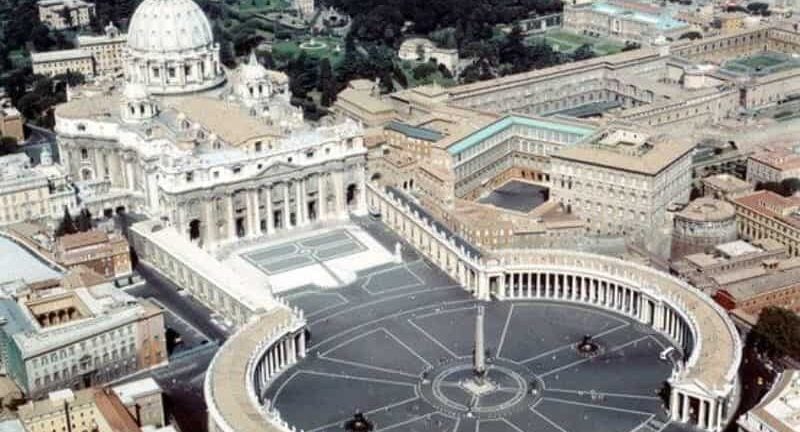Συναγερμός στο Βατικανό: Άντρας απειλούσε τον κόσμο ότι θα τους σκοτώσει