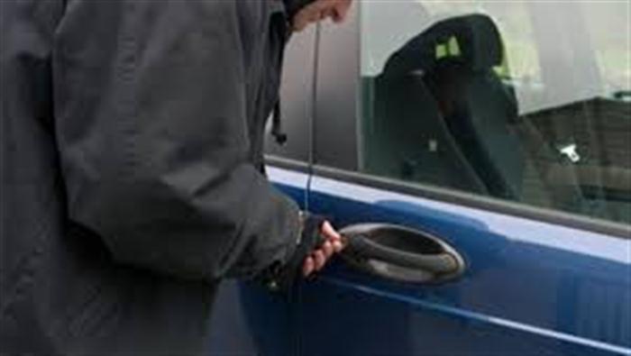 Πάτρα: Μπήκε σε αμάξι, άρπαξε GPS αλλά τον έπιασαν
