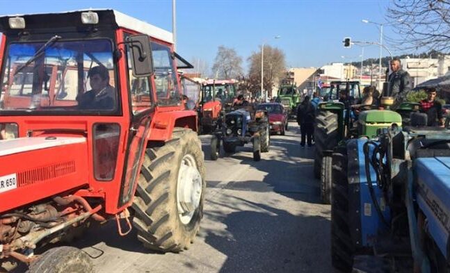 Πέλλα: Σε κινητοποίηση οι αγρότες -Βγήκαν με τα τρακτέρ στους δρόμους -Τα αιτήματά τους