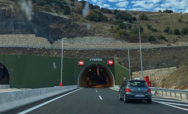 Ολυμπία Οδός: Άσκηση πυρόσβεσης στις σήραγγες Δερβενίου