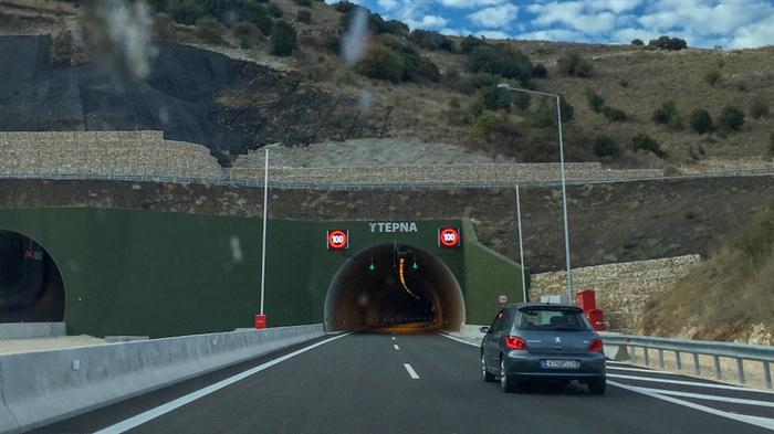 Ολυμπία Οδός: Άσκηση πυρόσβεσης στις σήραγγες Δερβενίου