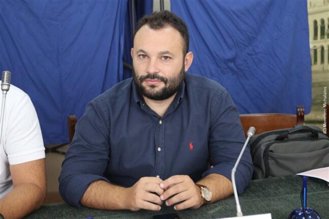 Μοίραλης: Αλαζονεία και αυταρχισμός από τη Δημοτική Αρχή και στα Τοπικά Συμβούλια