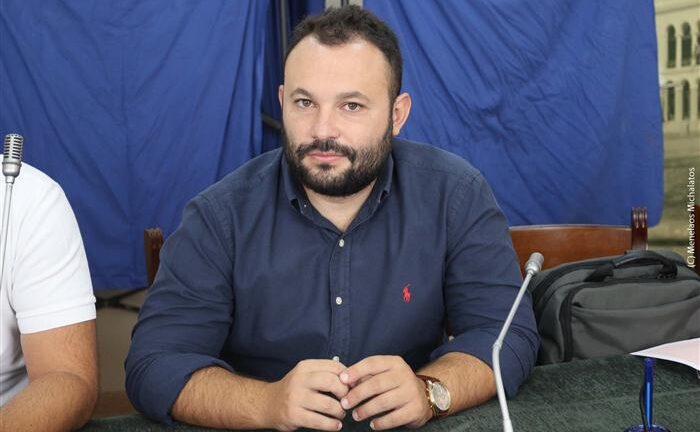 Μοίραλης: Αλαζονεία και αυταρχισμός από τη Δημοτική Αρχή και στα Τοπικά Συμβούλια