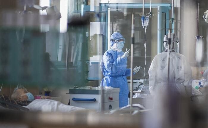 Η πληθυσμιακή ομάδα 20 - 50 ετών σπέρνει τον ιό