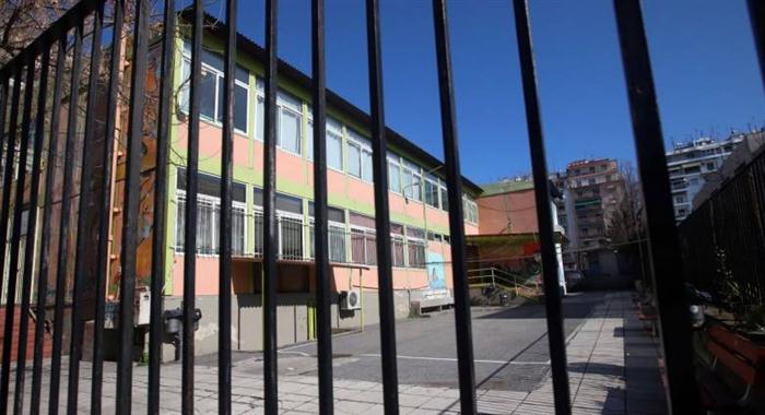 Lockdown: Τα σενάρια για το άνοιγμα των σχολείων και την παράταση