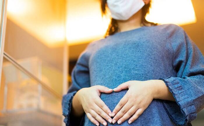 Σύσταση προς τις εγκύους να εμβολιάζονται με Pfizer ή Moderna