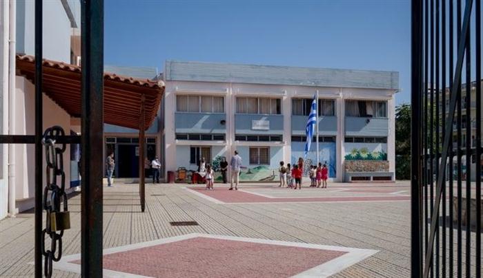 Αγρίνιο: Μαθητής πήγε σχολείο ενώ ήταν θετικός στον κορονοϊό και το γνώριζε!