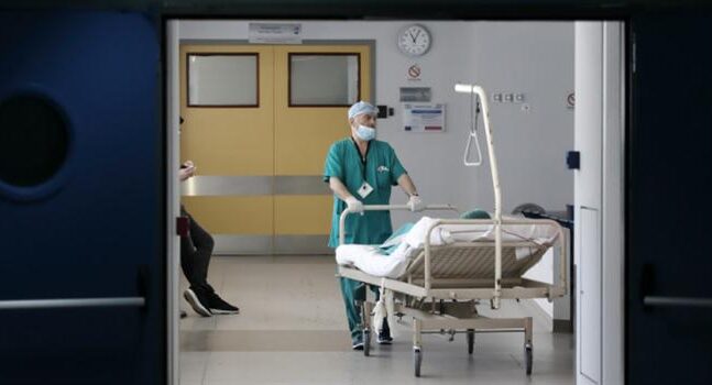 Κορονοϊός: Υψηλά τα νούμερα στην Αιτωλοακαρνανία- Χαμηλότερα η Αχαΐα με 44 νέα κρούσματα