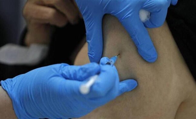 Κορονοϊός: Στόχος για 5,5 εκατ. εμβολιασμούς μέχρι τέλη Μαΐου