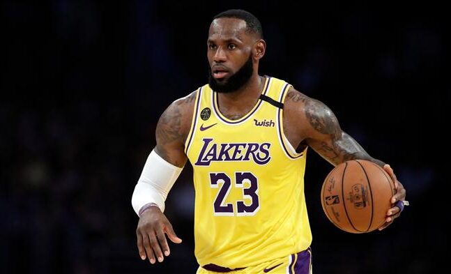 Οι Λέικερς στα play offs, ο Λεμπρόν «άφησε» εκτός τον Κάρι