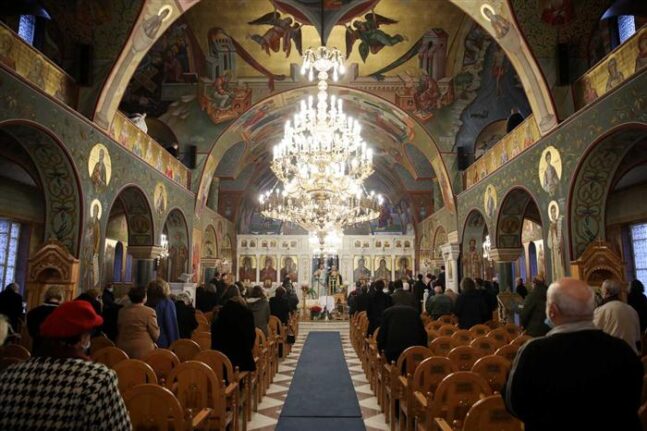 Πώς θα λειτουργούν οι εκκλησίες τη Μ. Εβδομάδα και πώς θα γίνει ο Επιτάφιος