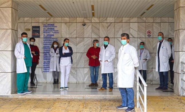 Αίγιο: «Σφάζονται» για τα χειρουργεία και τα σταματούν οι γιατροί του Νοσοκομείου - Σε διαμαρτυρία