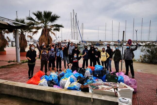 Πάτρα: Οι project Κά.Πα. συγκέντρωσαν 62 σακούλες σκουπίδια στη Μαρίνα
