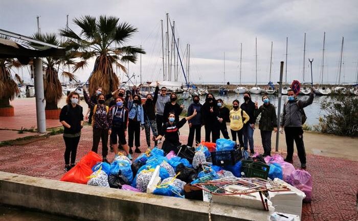 Πάτρα: Οι project Κά.Πα. συγκέντρωσαν 62 σακούλες σκουπίδια στη Μαρίνα
