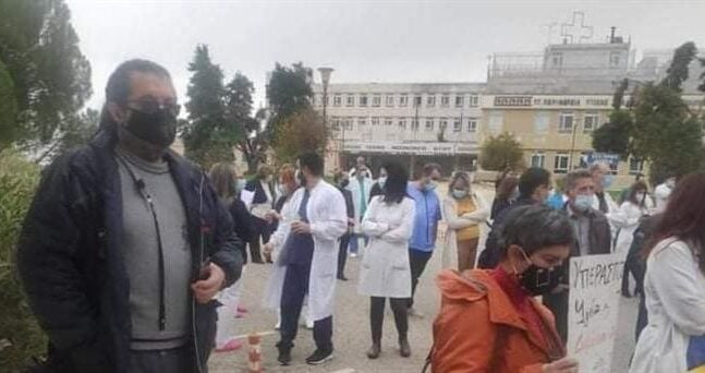 Αίγιο: Παρών ο Εμπορικός Σύλλογος στη συγκέντρωση διαμαρτυρίας γιατρών