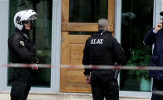 Πάτρα: Θρίλερ με πρωταγωνιστή επιχειρηματία με αυτοκτονικές διαθέσεις - Πως τον έσωσε η ΕΛΑΣ