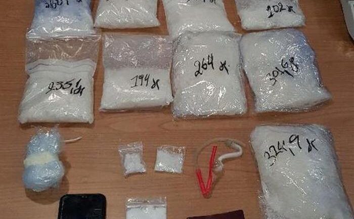 Πάτρα: Ταξίδευε με πάνω από δύο κιλά μεθαμφεταμίνης