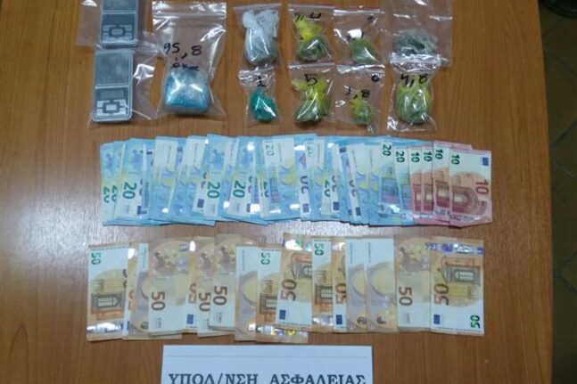 Αγρίνιο: Χειροπέδες σε δύο με αρκετή κοκαΐνη και κάνναβη
