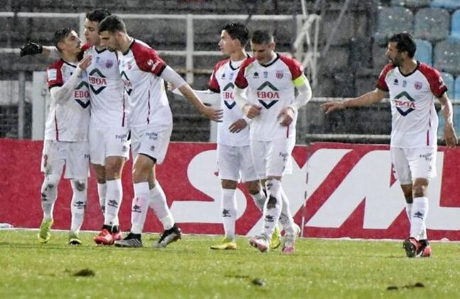 «Διπλό» για τον Βόλο, έσπασαν τα δοκάρια στο Αγρίνιο