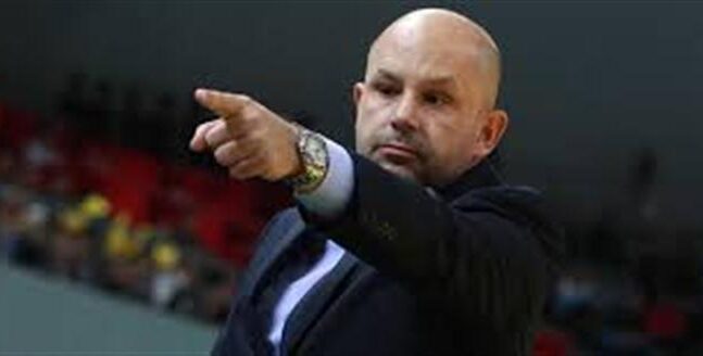 Επιστροφή στην Κίνα για τον Πατρινό, Γιάννη Χριστόπουλο