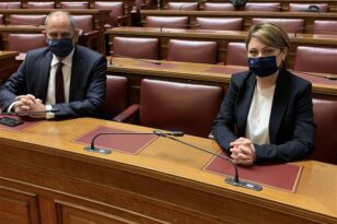 Γραμματέας της Διαρκούς Επιτροπής Μορφωτικών Υποθέσεων της Βουλής η Χριστίνα Αλεξοπούλου