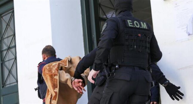 Βιασμός 11χρονης αθλήτριας: Τρέχοντας οδηγήθηκε στην ανακρίτρια ο 38χρονος προπονητής