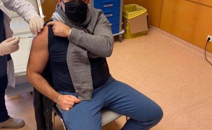 Φίλιππος Νικολόπουλος: Εμβολιάστηκε ο πρώην ρέφερι