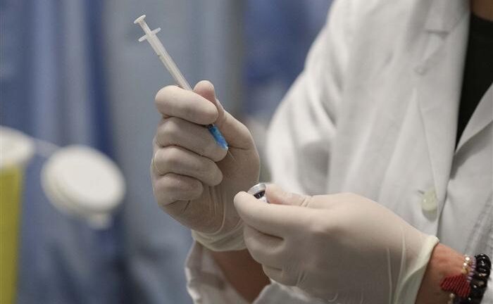 Ηλεία: Αρνήθηκαν να εμβολιαστούν και απολύθηκαν