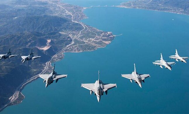 Η πρώτη πτήση των Rafale πάνω από την Γέφυρα Ρίου - Αντιρρίου