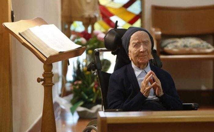 Γαλλία: Μια μοναχή 117 χρονών νίκησε τον κορονοϊό