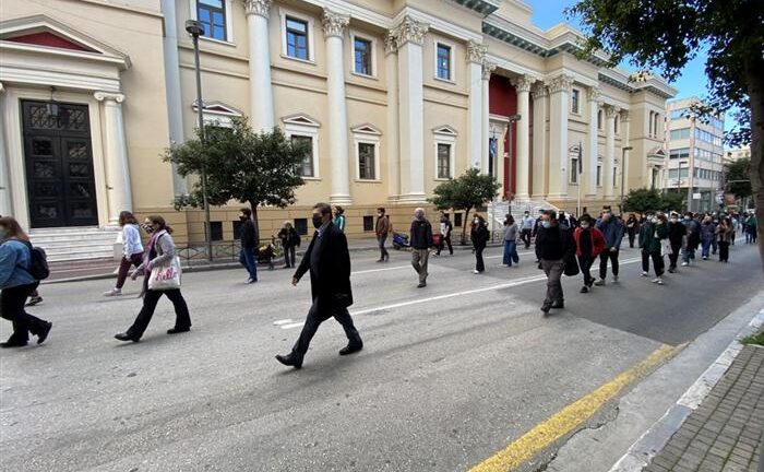 Πάτρα: Και ο Δήμος στην πορεία για το νομοσχέδιο για την Παιδεία
