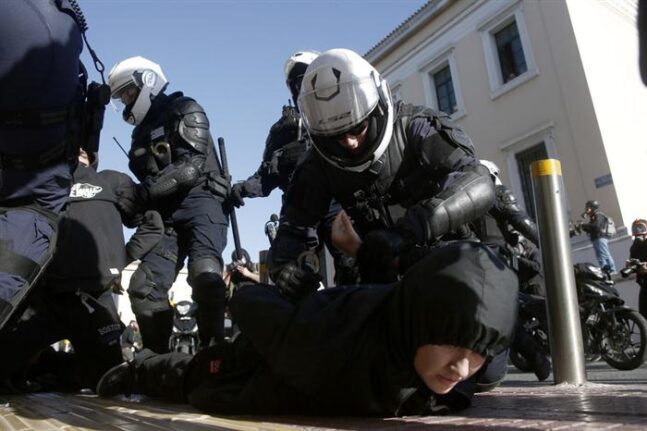 Επεισόδια στην πορεία για τον Κουφοντίνα