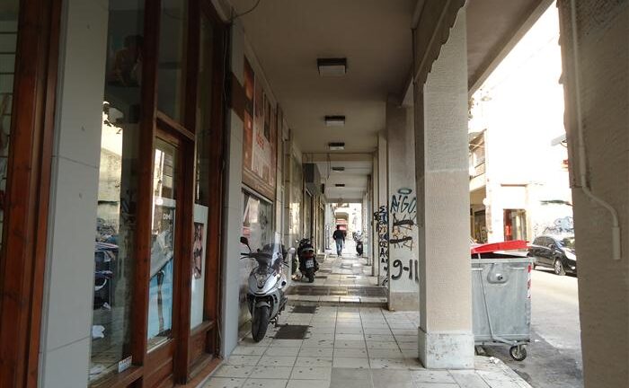 Πάτρα: Φρίκη με νεκρή γυναίκα στην Κανακάρη - Σε αποσύνθεση το πτώμα της
