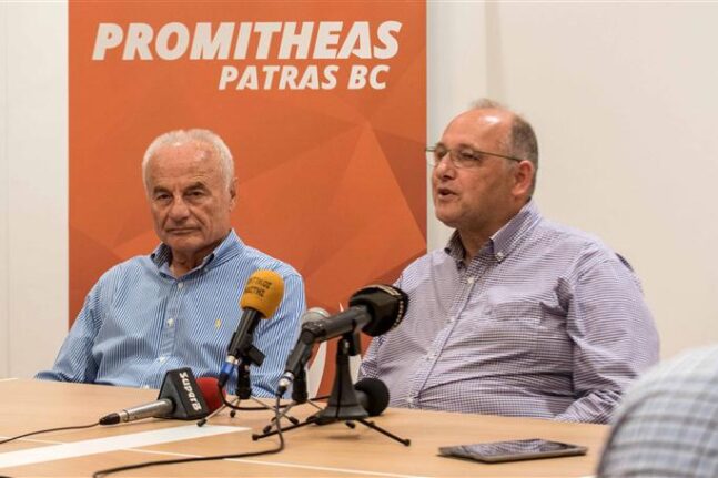 Ο Βαγγέλης Λιόλιος απονομή στον... Κώστα Μπακαλάρο!