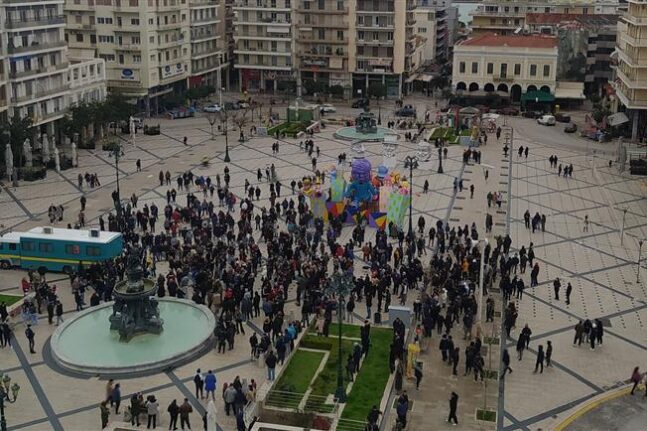 Πάτρα: Συγκέντρωση κατά του lockdown χθες - «Ζητάμε τη ζωή μας πίσω» το μήνυμά τους