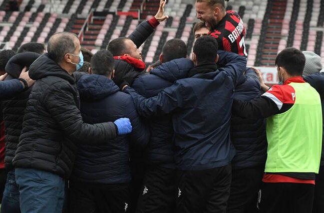 LIVE: Το σημαντικό παιχνίδι της Παναχαϊκής με τα Χανιά
