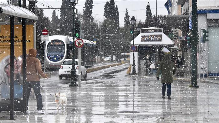 Γιατί έμειναν χωρίς ρεύμα 250.000 νοικοκυριά στην Αττική -Βοήθεια από το στρατό