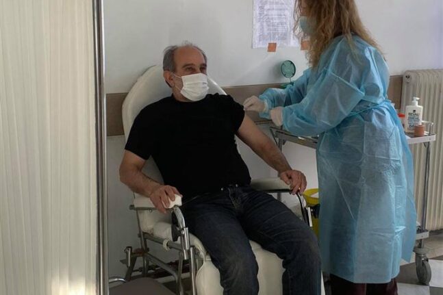 Εμβολιάστηκε κατά του κορονοϊού ο Απ. Κατσιφάρας