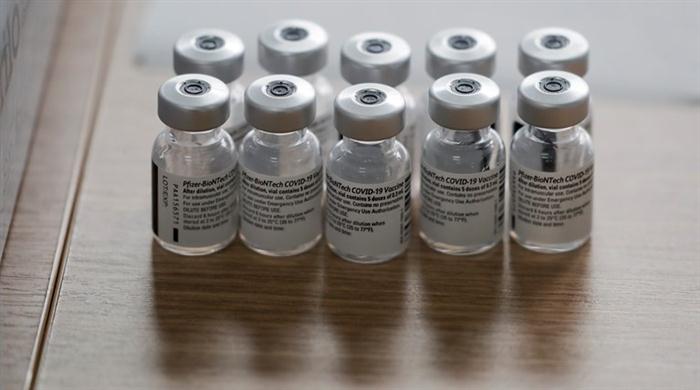 Pfizer: Ασφαλές το εμβόλιο και για παιδιά από 12 ετών