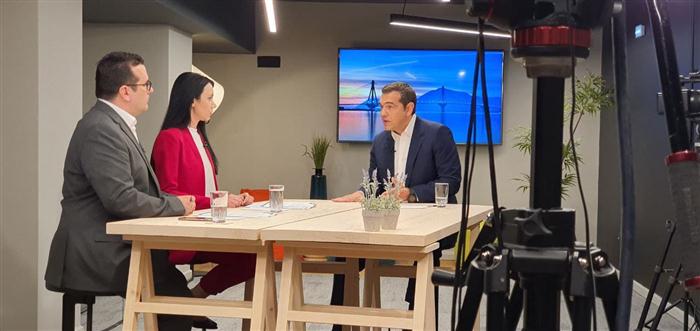 Στο ΙΟΝΙΑΝ TV και σε άλλα τρία περιφερειακά κανάλια, διακαναλική συνέντευξη Αλέξη Τσίπρα