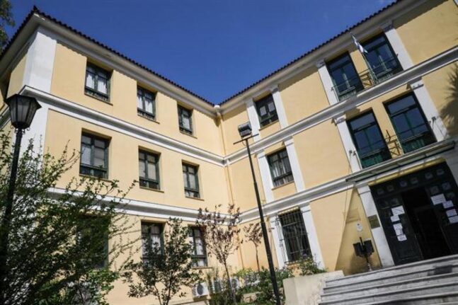 Κοντά σε ένταλμα σύλληψης για τον γνωστό σκηνοθέτη