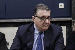 Εξαδάκτυλος: Δεν θα ανοίξουν όλες οι δραστηριότητες μαζί στις 5 Απριλίου