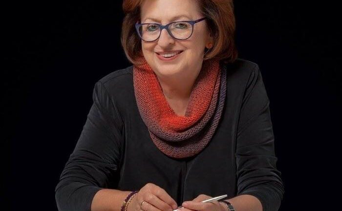 Μαρία Στασινοπούλου: «Πάντα κυκλοφορώ με μολύβι και μπλοκάκι στην τσάντα»