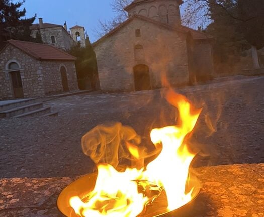 Καλάβρυτα: Δρώμενο με 4 κάμερες θα μεταδοθεί ζωντανά - για πρώτη φορά - από την Αγία Λαύρα