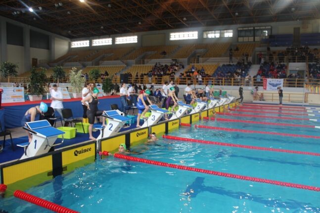 Αττική: Παράγοντας της κολύμβησης συνελήφθη για σεξουαλική κακοποίηση 10χρονων κοριτσιών