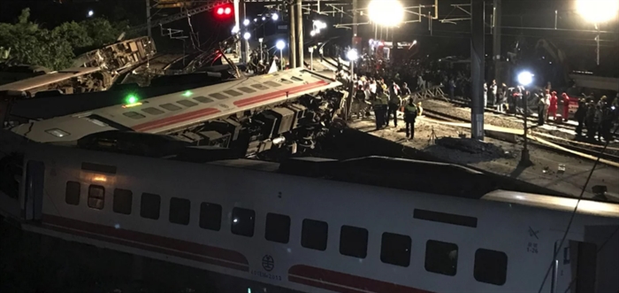 Ταιβάν: Εκτροχιασμός τρένου μέσα σε τούνελ με τουλάχιστον 36 οι νεκρούς