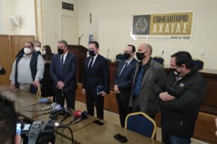 Αχαΐα - Πέτσας: "Θέλετε να ανοίξετε με click away;" - Το απόγευμα οι αποφάσεις